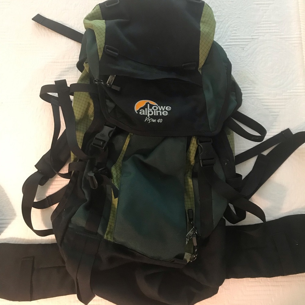 Lowe Alpine Vision 40 Olive Green & Black Backpack Camping Hiking 40 Liters